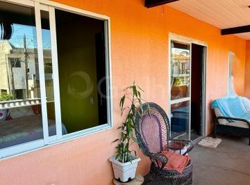 Casa · 90m² · 4 Quartos · 2 Vagas · Casa de 90m² com 4 dormitórios sento 2 suítes no Campeche.