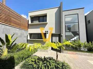 Casa · 401m² · 4 Quartos · Casa em condomínio para venda com 4 quartos, sendo 4 suítes, 401.12m²