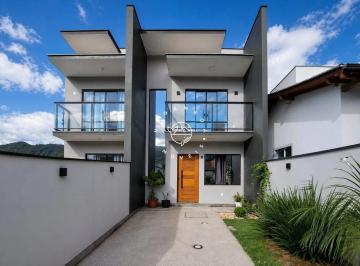 Casa · 3m² · 2 Quartos · 2 Vagas · Sobrado com 2 Suítes à Venda em São José | Bosque São José