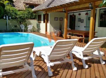 Casa · 300m² · 4 Quartos · 2 Vagas · CASA com 300 m² para ALUGUEL ANUAL em JURERÊ IN