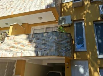 Frente · Casa em condomínio de 3 dorm. na Tristeza