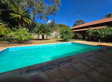 Casa de 3 quartos, Brasília · SHIS QI 03: Espaço e o Privilégio de um Terreno Vazado
