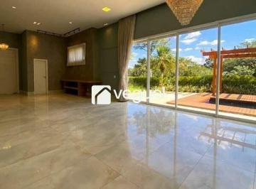 Casa · 297m² · 3 Quartos · 3 Vagas · Casa em condomínio para aluguel com 297m², 3 quartos, sendo 3 suítes, 4 vagas de garagem, Loteamento
