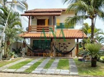 Casa · 4 Quartos · Casa na Praia Enseada em Condomínio  ( Locação Definitiva )