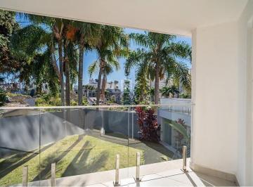 Casa · 514m² · 3 Quartos · 7 Vagas · Luxuosa Casa no Hugo Lange: Seu Refúgio dos Sonhos