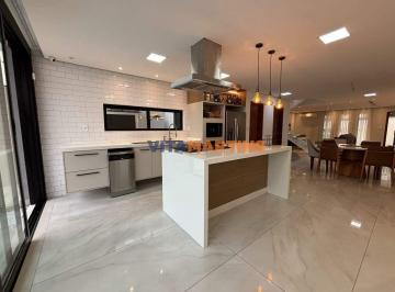 Casa · 289m² · 3 Quartos · 2 Vagas · Casa independente duplex com 3 quartos (2 suítes) no Novo Portinho em Cabo Frio/RJ por R$1.500.000,0
