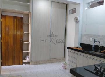 Casa · 250m² · 3 Quartos · 4 Vagas · Oportunidade - Casa Térrea - Bosque dos Eucaliptos - 3 Dormitórios - 183m².