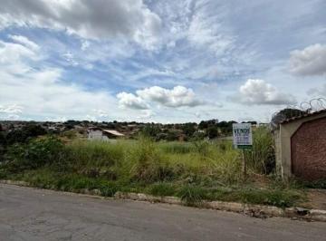 Terreno · 360m² · Lote de 360m² na Avenida Central do Bairro Bom Jesus – Excelente Oportunidade de Investimento