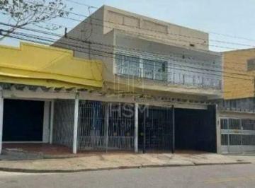Comercial · 586m² · 4 Vagas · Prédio comercial de esquina com 5 salões e sobrado residencial em localização estratégica - 586m²