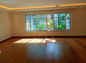 Casa · 371m² · 3 Quartos · 4 Vagas · Casa residencial ou comercial.