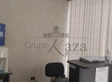 Casa · 247m² · 3 Quartos · 2 Vagas · Casa - Centro - Jacareí - 3 Dormitórios - 170,53m².