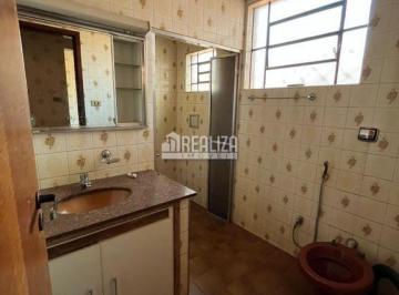 img0 · Casa com 3 Quarto(s) e 2 banheiro(s) para Alugar, 100 m² por R$ 2000 / Mês