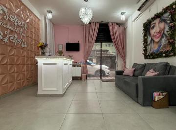 Casa · 135m² · Casa Comercial bem localizada na Guilhermina, vem ver!