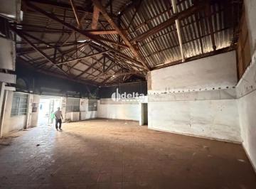 Comercial · 437m² · Loja disponível para locação no bairro Centro em Uberlândia-MG.
