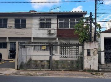 eb397d7ba84bf0ef08cbeced073e2c18f1041f57 · Casa Duplex de 160m² para alugar ou vender, com 3 quartos (1 suíte), localizada em Casa Amarela, Rec