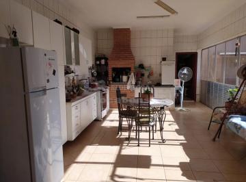 Casa · 432m² · 3 Quartos · 4 Vagas · Casa no Jardim Santa Catarina - com 3 dorms, salas, escritórios, varanda com churrasqueira. aquecime