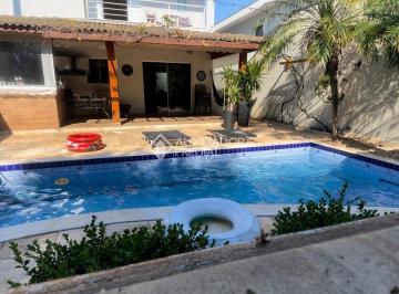Casa · 308m² · 3 Quartos · 3 Vagas · Casa Alto Padrão com 3 Suítes, Piscina Aquecida e Área Gourmet Completa em São Bernardo do Campo