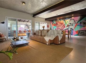 Casa · 364m² · 3 Quartos · 2 Vagas · CASA MODERNA À VENDA COM 3 SUÍTES E PISCINA AQUECIDA - COND. OURO VERMELHO 2