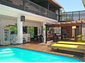 Comercial · 17 Quartos · 4 Vagas · Ponto Comercial de Hostel à venda no Centro de Búzios, RJ