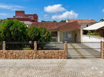 Casa · 126m² · 3 Quartos · 2 Vagas · Casa à Venda no Bairro Espinheiros por R$ 500.000,00.