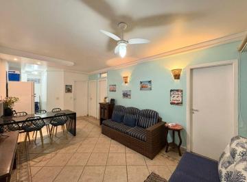 Sala · Apartamento à beira mar com 3 quartos (1 suíte), 1 vaga e lazer à venda no Tombo, Guarujá