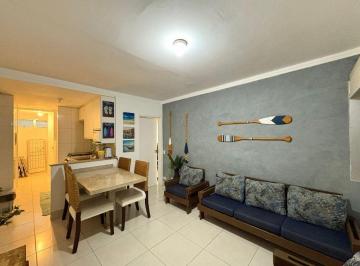 Sala · Apartamento com 2 quartos (1 suíte), 1 vaga e lazer à venda no Tombo, Guarujá