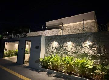 Casa · 200m² · 3 Quartos · 4 Vagas · Casa de alto padrão com 3 suítes e escritório no Jardim Atlântico em Goiânia