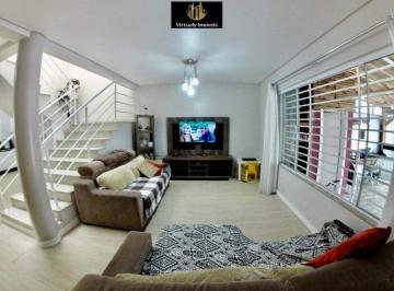 Casa · 180m² · 3 Quartos · 1 Vaga · Sobrado alto padrão com 03 dormitórios no Centro de Balneário Camboriú