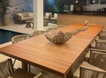 Casa · 580m² · 4 Quartos · 4 Vagas · Alugo belíssima casa com 580m² mobiliada e decorada, energia solar, piscina, 4 suítes, garagem- Alph