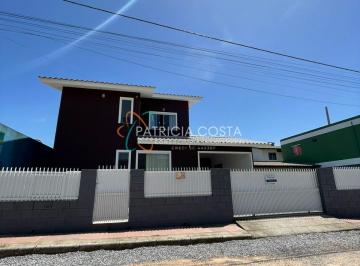 Casa · 130m² · 3 Quartos · 1 Vaga · Linda Casa com Piscina à Venda no Ambrósio – Garopaba/SC