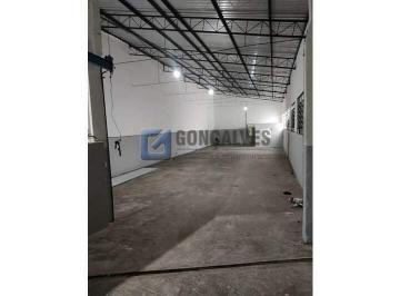 A (32) · Salão Comercial para Aluguel em Diadema (Serraria) – 525 m² | 3 Banheiros