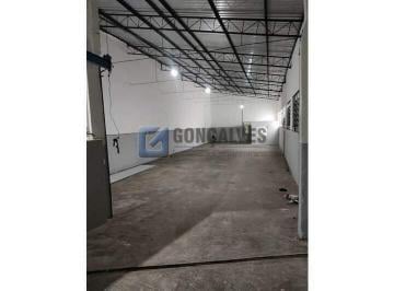 A (32) · Salão Comercial para Aluguel em Diadema (Serraria) – 525 m² | 3 Banheiros