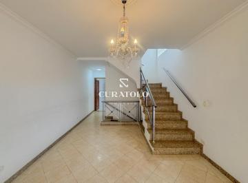 Casa · 186m² · 3 Quartos · 4 Vagas · Sobrado à venda com 186 m², 3 quartos, quintal e 4 vagas, Vila Regente Feijó, São Paulo.