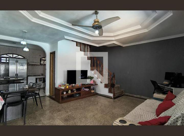 Foto do imóvel - Esta encantadora casa em condomínio oferece um ambiente confortável e funcional, ideal para.