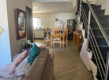 Casa · 230m² · 3 Quartos · 2 Vagas · QI 10 - Casa 3 Quartos - Suíte - Armários - Hidromassagem - Aceita Financiamento - Guará I