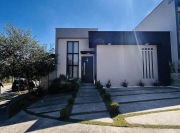 Casa · 107m² · 3 Quartos · 3 Vagas · Casa com 3 dormitórios à venda, 107m por R$950.000,00 - Condomínio Golden Park R