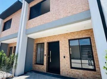Casa · 121m² · 3 Quartos · 2 Vagas · Sobrado com 3 dormitórios à venda, 120m² por R$ 638.900,00- Condomínio Residenci