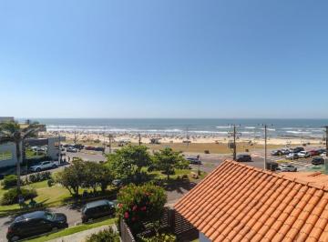 Apartamento · 281m² · 5 Quartos · 4 Vagas · 
                                Apartamento para Venda em Torres / RS no bairro Prainha
           