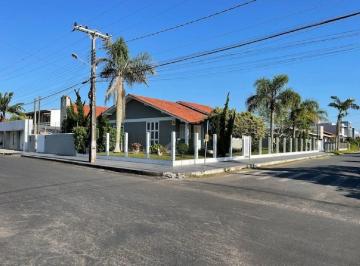 Casa · 183m² · 4 Quartos · 2 Vagas ·
Casa para Venda em Passo de Torres / SC no bairro Passo de Torres