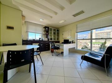 23b3122e43902eb317d8fd3a8a0351a5f8b2935c · Sala Comercial com 40 m² e 1 vaga à venda no bairro Estreito, em Florianópolis.