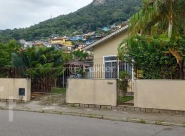 7f84b952 · Casa, 5 dormitórios, 140 m², em Saco dos Limões