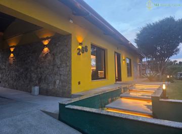 Comercial · 62m² · Casa comercial na Rua Doutor José de Moura Resende, N. 266 • 62 m²