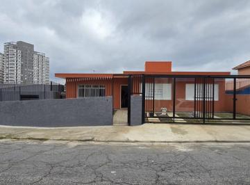 Comercial · 170m² · Casa comercial na Rua Lourenço de Azevedo, N. 205 • 170 m²