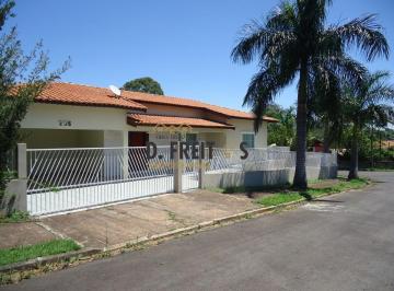 Casa de 3 quartos, Serra Negra · Casa Térrea com 03 dorms / 02 suítes / Piscina / Quintal / Posses / Serra Negra- SP