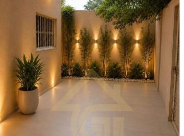ifefcau2ytbky2u4zdg1mta4_md · Oportunidade no JD. Ouro Verde – Casa em Ref. c/Projeto Moderno e Amplo Quintal!