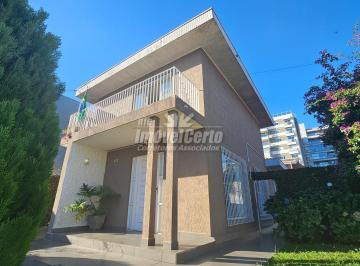 Casa · 239m² · 3 Quartos · 4 Vagas · Casa de 240 m² construído com 3 dormitórios sendo