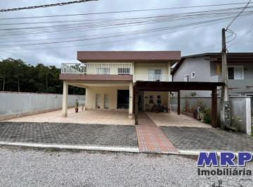 Foto 01 · Casa à venda em Ubatuba. Praia da Lagoinha. Condomínio fechado. 4 dormitórios. Com piscina.