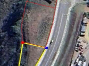Terreno , Santana de Parnaíba · Terreno Comercial em frente ao Residencial Itahyê.
776m²
Fundos para mata