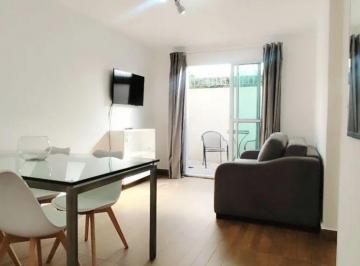 Apartamento de 2 quartos, São Paulo · Apartamento mobiliado com quintal | 80m² + vaga | Moema
