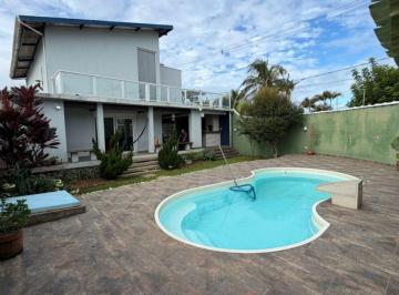 Casa de 4 quartos, Itanhaém · Casa com 4 quartos e piscina em Itanhaém.